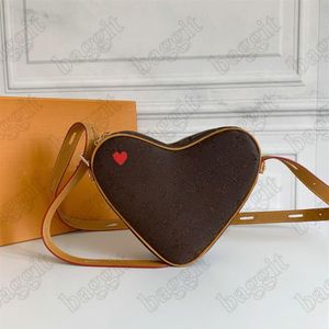 Jeu sur Coeur Womens Designer Red Heart Shape Sac Coin Purse Purse Cross Cross Corps Small Mandbag Pouch Cruise Mini Bags M57456277E