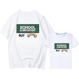 Gamepad Print Family Matching Tenits Girls Boy T-shirt 100% coton Maman Maman Assortie Vêtements Men Femmes Anime Tops Y2k 240507