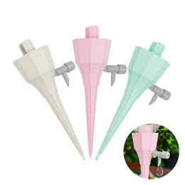 Tuin Automatic Drip Cone Plant Self Watering Spikes Bloem Verstelbare Regeling Klep DRIPPER Irrigatie Gereedschap Luie Gietapparaat CYL0218