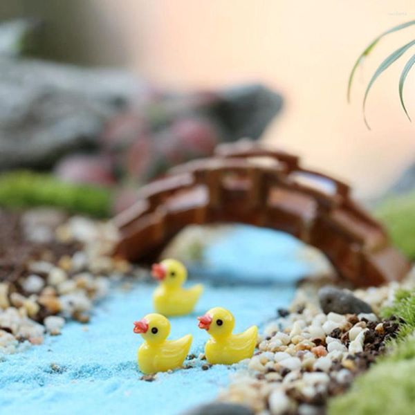 Decoraciones de jardín 10 PCS Pato colorido Figuras en miniatura Decoración Mini Hada Animales de dibujos animados Musgo Micro Paisaje Adornos Resina Bebé Juguete