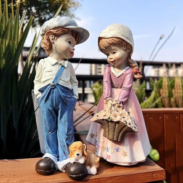 Décorations de jardin 2pcs / ensemble Retro Lover Statue Resin Crafts Funny Boys and Girls Ornement Outdoor Indoor Yard Yard Porch Decor