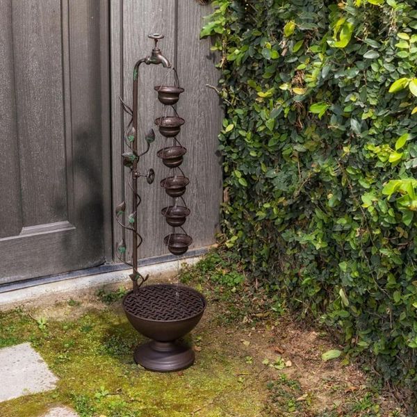 Decoraciones de jardín Alpine Corporation Fuente de piso escalonada de 6 tazas para colgar al aire libre Bronce