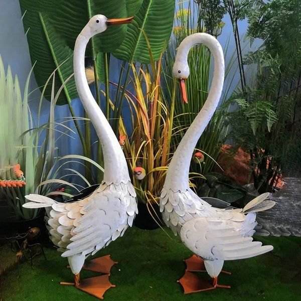Decoraciones de jardín Arte de hierro creativo Estatuas de cisne blanco Accesorios Adornos Deco al aire libre para casa de campo Decoración de jardinería Estatua