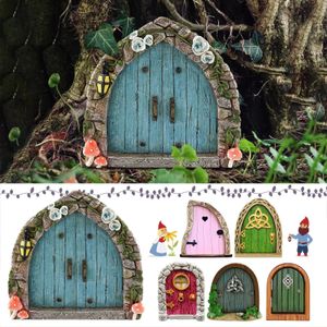 Tuindecoraties Feeëntuin Miniaturen Poort Mini Houten Boomdecoratie Maison Deur Scandinavisch Ornament Thuis Buiten Kawaii Decor Accessoires 231120