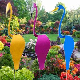 Décorations de jardin Flamingo Swan Swan Dynamic Dynamic Bird Swing Breeze Automatic Swirl Bird créatif Ornement Swament Ornement Décoration de l'extérieur L230715