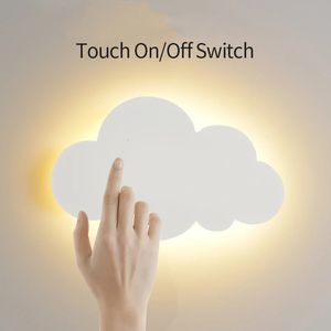 Tuindecoraties LED Cloud Touch Aan Uit Schakelaar Wandlamp Modern Woonkamer Meisje Kinderslaapkamer Kinderen Minimalistische Decoratie Wit Dimmen 220V 231011