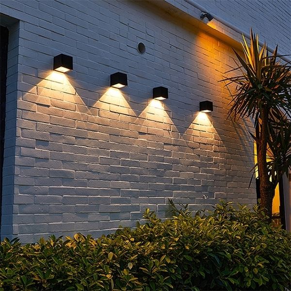 Decoraciones de jardín LED Luz solar Lámpara de pared cuadrada al aire libre Sensor de luz solar IP65 Patio impermeable Balcón Valla Poste Decoración Lámparas 221025