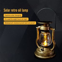 Tuindecoraties Led Solar Light Retro Kerosene Lamp aangedreven kaarsen Hangende buiten Portable Lantern Courtyard Decor 221108