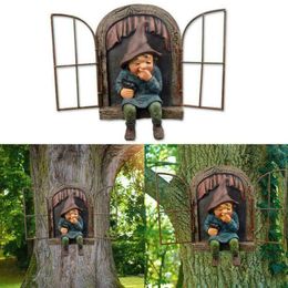 Gardendecoraties Naughty Gnome Statue Elf Out the Door Tree Hugger Home Yard Decor 230422