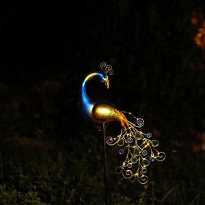 Tuindecoraties Buiten Decoratief Stake Light Iron Art Solar Pauw Stake Lamp Automatisch Aan/Uit Tuin Decoratie Licht voor Outdoor Patio Yard 230617