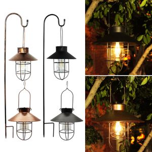 Tuindecoraties Outdoor Hangende Solar Lantaarn 1 Pack Retro Metalen Licht met Warm Wit Waterdicht Edison Lamp LED Verlichting 230727