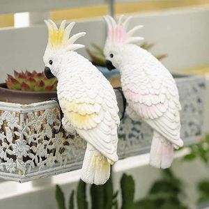 Tuindecoratie Papegaai Standbeeld Decoratieve Hars Sculptuur Tropische Vogel Ornamenten Voor Muur Patio Yard Decor Natuur Cadeau