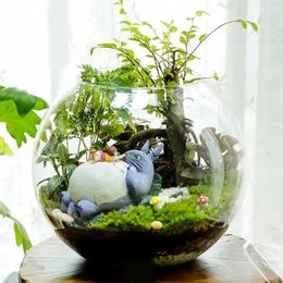 Tuindecoraties verkopen Meisje zit op Totoro Miniatuur Fairy Tuinbenodigdheden Ghibli Beeldjes DIY Terrarium Decoratieve Accessoires 231025