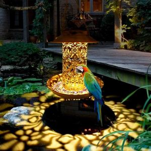 Tuindecoraties Zonne-energie Vogelvoeder Waterdicht Zonne-licht Wild Hangend Brons Metalen Dienblad Lantaarn voor Buiten Tuin Boomdecoratie YQ240116