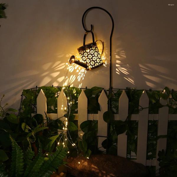 Décorations de jardin Arrosoir solaire Lampe suspendue LED Cascade Art Lumières Rétro Cuivre Pieu Lumière Étanche Fée Chaîne