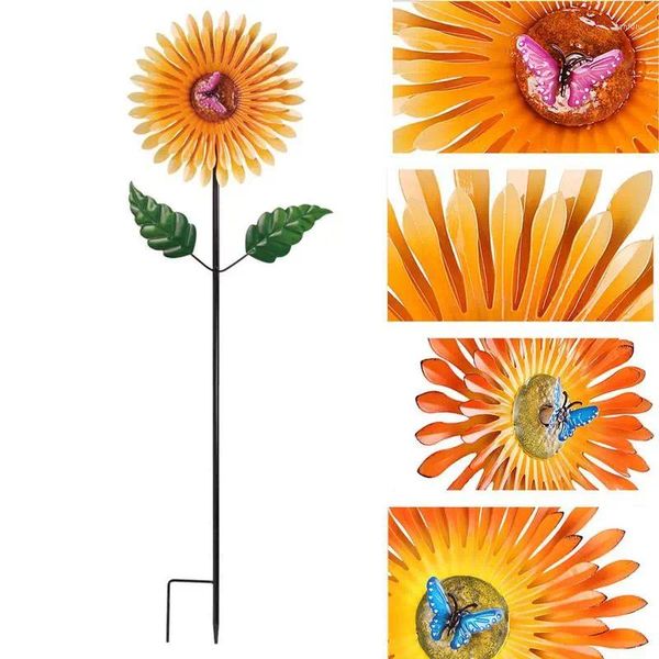 Decoraciones de jardín Girasol Viento Spinner Flor de metal con mariposa Molino de viento para césped al aire libre Balcón Hermosa decoración creativa colorida