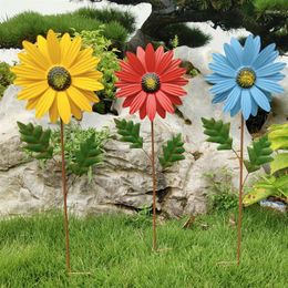 Décorations de jardin Moulin à vent de tournesol en métal Pinwheel Stake Wind Spinner Sculptures pour balcon extérieur Patio Décoration de pelouse