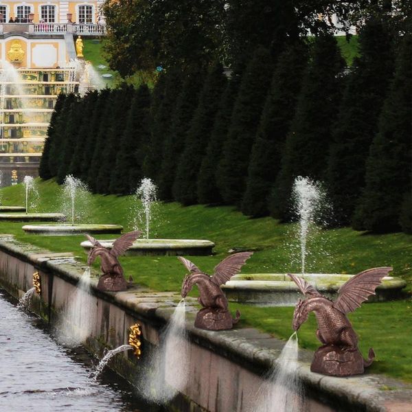 Decoraciones de jardín Fuente de agua Spray Dragón Patrón de respiración de agua Estatua de resina de resina Herramientas para el baño de pájaros de pájaro flotante al aire libre