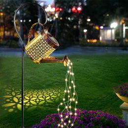 Tuindecoraties Gieter Opknoping Zonne-energie Lantaarn Art Light Decor Metalen Waterval String voor Patio Yard Pathway Plant Vine 230717