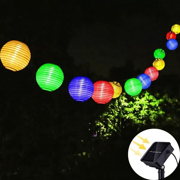 Decoraciones de jardín a prueba de agua con pilas solares Linterna Luces de cadena Bola de papel Guirnalda de luz para el banquete de boda de Navidad al aire libre 230525