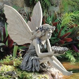 Tuindecoraties Wonderland Flower Fairy Statue Garden Decoration Angel Ornament Wing Hars Zittend standbeeld Outdoor Angel Girl Figurines Decoratio 230606