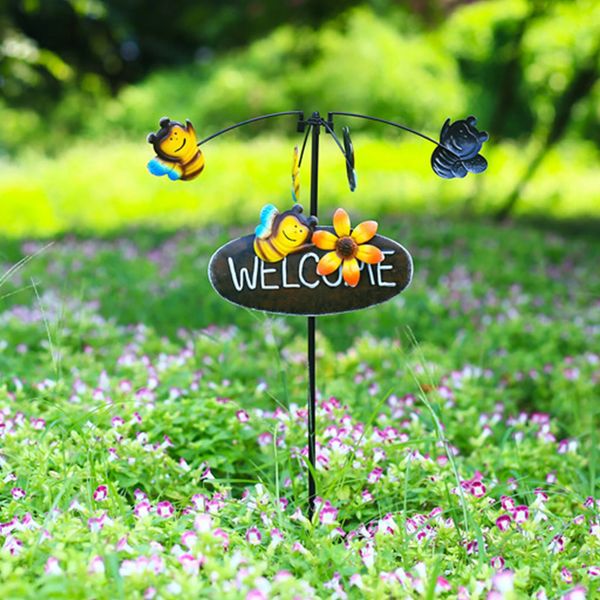 Garden Stake Rotary Windmills Ornamento de césped Ladybugs Decoración Arte de metal de metal con letrero de bienvenida para parques de patios 231227