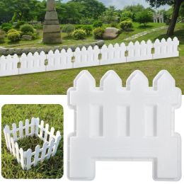 Portes, petite clôture, moule en plastique, béton, ciment, clôture de jardin, moule de pavage, piscine de fleurs, brique, moule en plastique, décor artisanal de pelouse