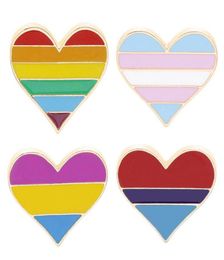 Gay Lesbien Pride Rainbow Ematel Batch Bing Badge Unisexe Bijoux de mode Love Heart Brooches8616131