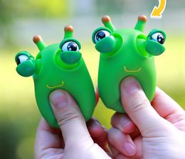 Gazing Cabbage Bug Release Explosive Eyed Cabbage Bogue Gazing Caterpillar Tool de décompression Pincheur Joy Toy