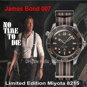 GDF Diver 300M 007 James Bond 50e Pas le temps de mourir Cadran noir Miyota 8215 Montre automatique pour homme 210 92 42 20 01 001 Bracelet en nylon Hell173A