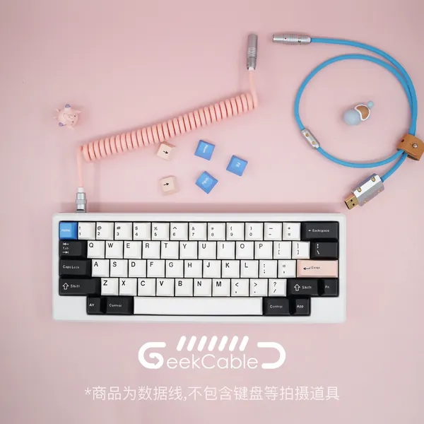 Geekcable-Cable de datos para teclado mecánico personalizado, hecho a mano, serie de enchufe de aviación trasera, tejido en espiral, rosa y azul/blanco/amarillo