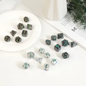 Gemstones al por mayor Polyédrico Gemstones sueltos Dice 7pcs Set Dungeons Dragons Distintive Metal Dice Set Dnd Games DICE RPG COMENTADO 9 C