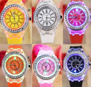 Genève LED Luminal Diamond-bracelet Diamant Crystal Crystal Digital Light Watch Unisexe Silicone Jelly Jelly Candy Fashion Flash Up Up Backlig5804299