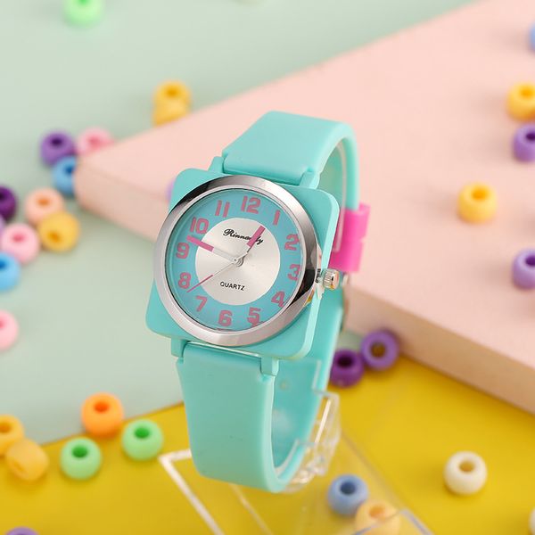 Cute Classic Candy Square Disign Relojes Reloj de pulsera para niños Reloj de cuarzo de silicona de dibujos animados Regalo colorido Niños Estudiante Deportes Hora para niñas reloj montre