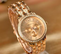 Genève en acier inoxydable métal montres à quartz pour hommes femmes unisexe luxe Genève montres en cristal montres en or