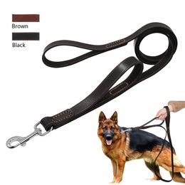 Geniune Lederen Pet Dog Leash Tope Training Walking Lead Lireats voor Medium Large Dogs Snelle controle met 2 handgrepen 211022