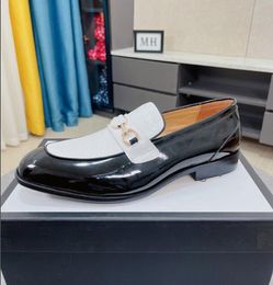 Gentleman oxfords chaussures habillées combinaisons de mariage couleur en cuir breveté correspondant à la taille de la boîte d'origine 38-45