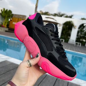 Chaussures sportives en cuir authentique Femmes hommes Sports Designer Skate Chaussures Valentinosneakers Running Woman Trainers 55206