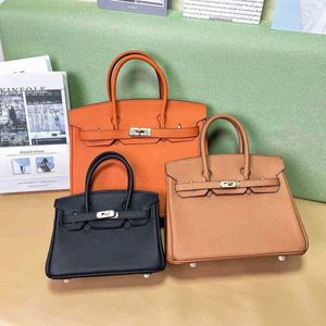 Véritable cuir en cuir BK Handbags Handsbag Handsbag Femme 2024 TRENDY Platinum grande capacité One épaule Messenger Fabriqué à la main