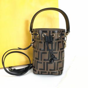 Mini echt leer COOL portemonnee bucket bag Heren designer Clutch pochette tote tassen met trekkoord Luxe reizen crossbody tassen met reliëf Dames portemonnee schouder handtas