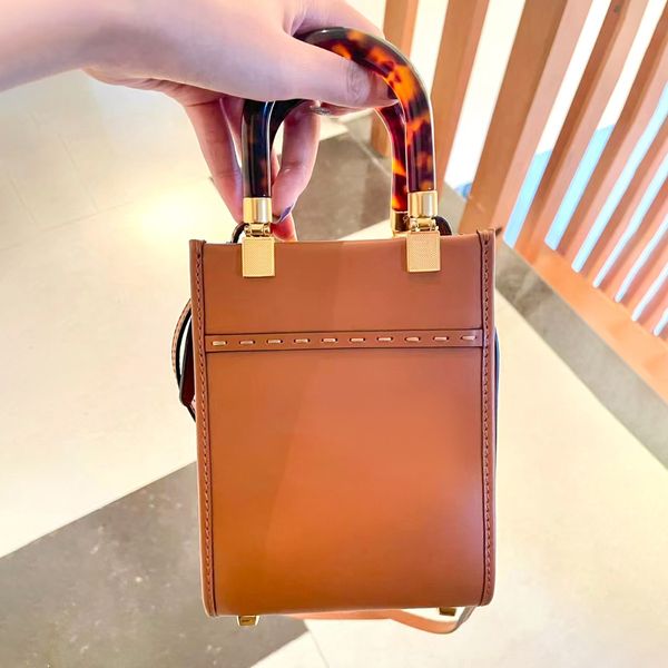 Véritable cuir de luxe Designer week-end pochette homme cross body fourre-tout sac à main classique avec bretelles fronde femmes hommes pochette soirée sacs de voyage