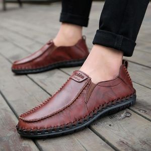 Lederen mannelijke schoenen Suede Loafer Officiële Schoenen Gentle Mens Reizen Walk Schoen Casual Comfortable Ademschoenen voor Mannen Goede Kwaliteit