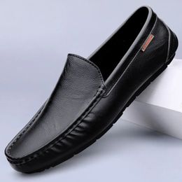 Echt lederen mannen Casual merk zachte heren Loafers mocassins ademende slip op zwarte rijschoenen plus maat 37-47 240129