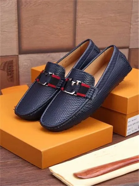 Véritable cuir hommes chaussures décontractées marque doux italien hommes designer mocassins respirant sans lacet noir chaussures de conduite grande taille 38-46