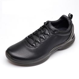 Chaussures en cuir authentiques Chaussures de sport en plein air Chaussures décontractées pour les hommes.
