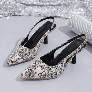 Véritable cuir en cuir argenté rivets rivets embelli les chaussures de mariage dd chaussures de robe talons hauts avec boîte lsej98
