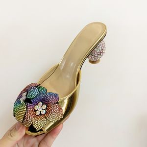 Généralités en cuir femmes 2024 Vraie talons hauts Sandales d'été Perle 3D Fleur Flip-Flops Slipper Robe de mariée Gladiator Chaussures coloré di 75