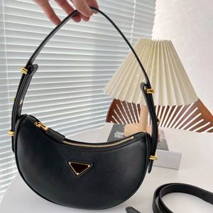 Echt leer Dames onderarm handtas zwarte heren luxe Designer Clutch Bags Cross Body Totes Hobo driehoek halve maan tas Vintage groothandel Portemonnees Schoudertassen