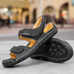 Véritable hommes sandales chaussures décontractées en cuir d'été extérieur pour plage clair