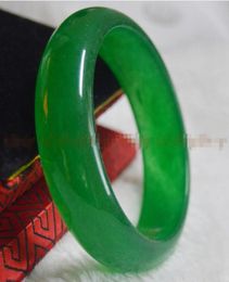 Véritable bracelet de bracelet de bracelet en jade vert 62 mm naturel Natural un jade vert1734406